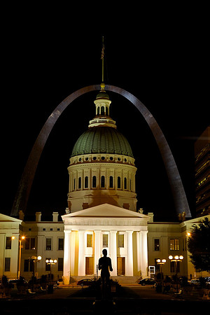 Old Courthouse & The Arch 1